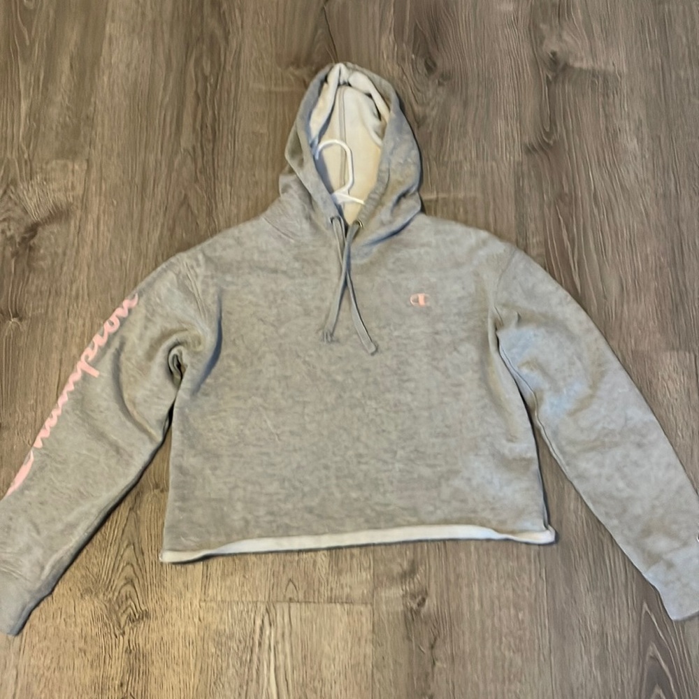 Women’s Cropped Champion Work Out Hoodie.
